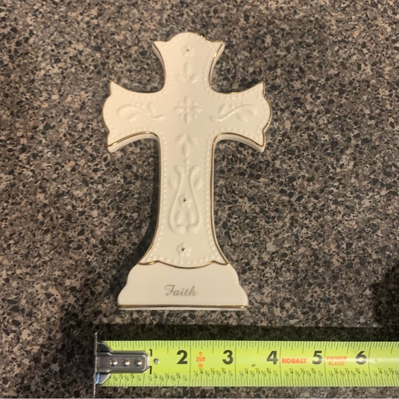 LENOX Standing Cross Sculpture - Picture 4 of 7